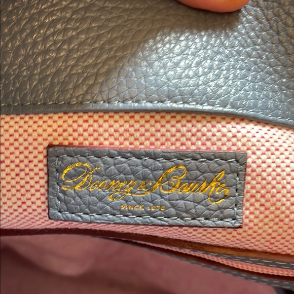 Dooney & Bourke Blue Belvedere Logo Lock Shoulder Bag & Pebbled Leather EUC - Picture 7 of 8